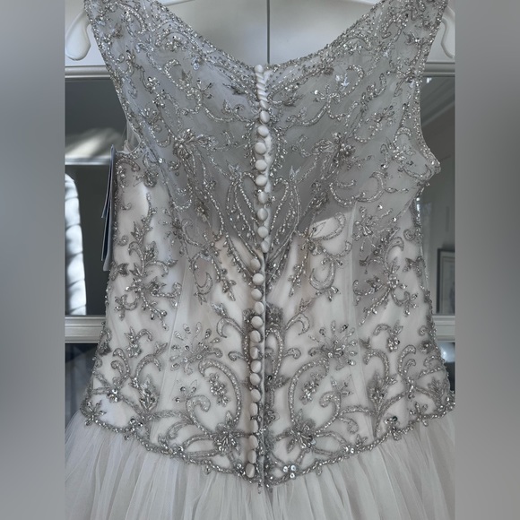 Wedding Dress - Brand New with Tags - Picture 8 of 8